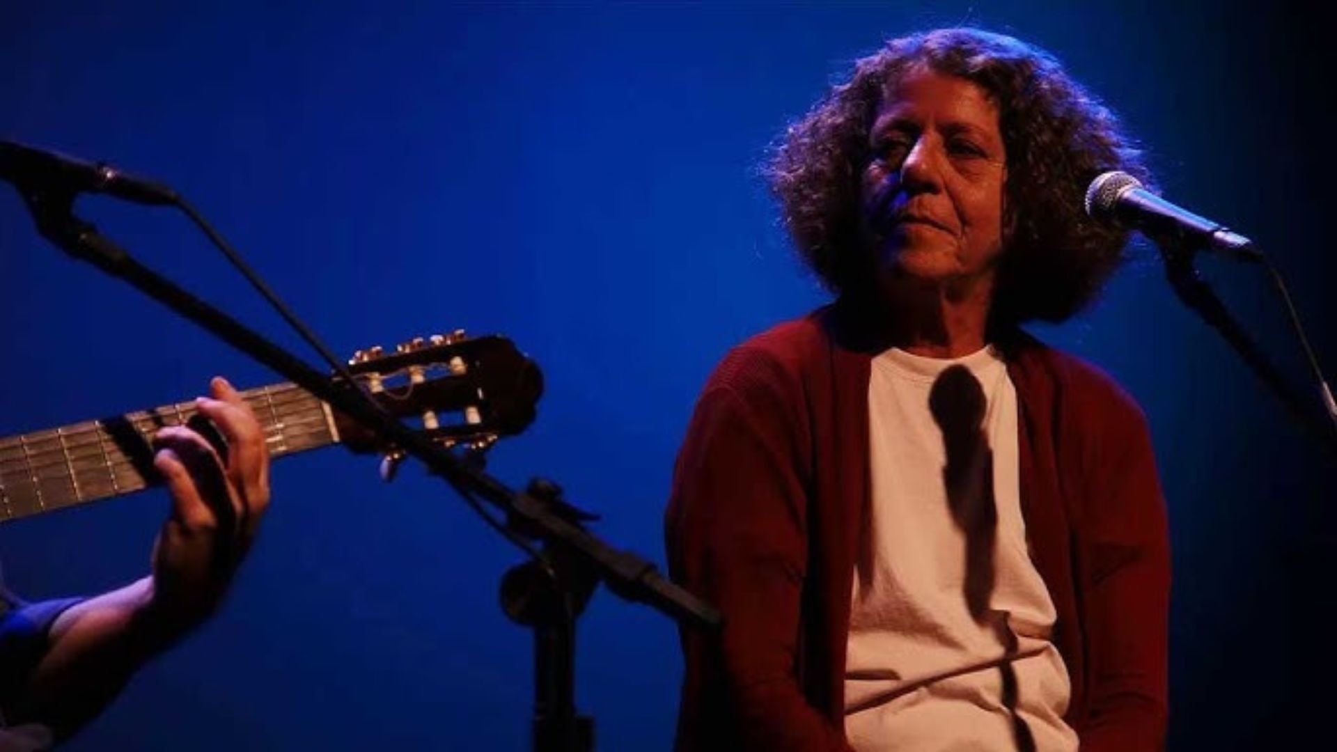 Cristina Buarque morre aos 74 anos e deixa legado delicado e poético na música brasileira