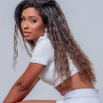 Ninna: a voz doce que conquista o Brasil com talento e presença única